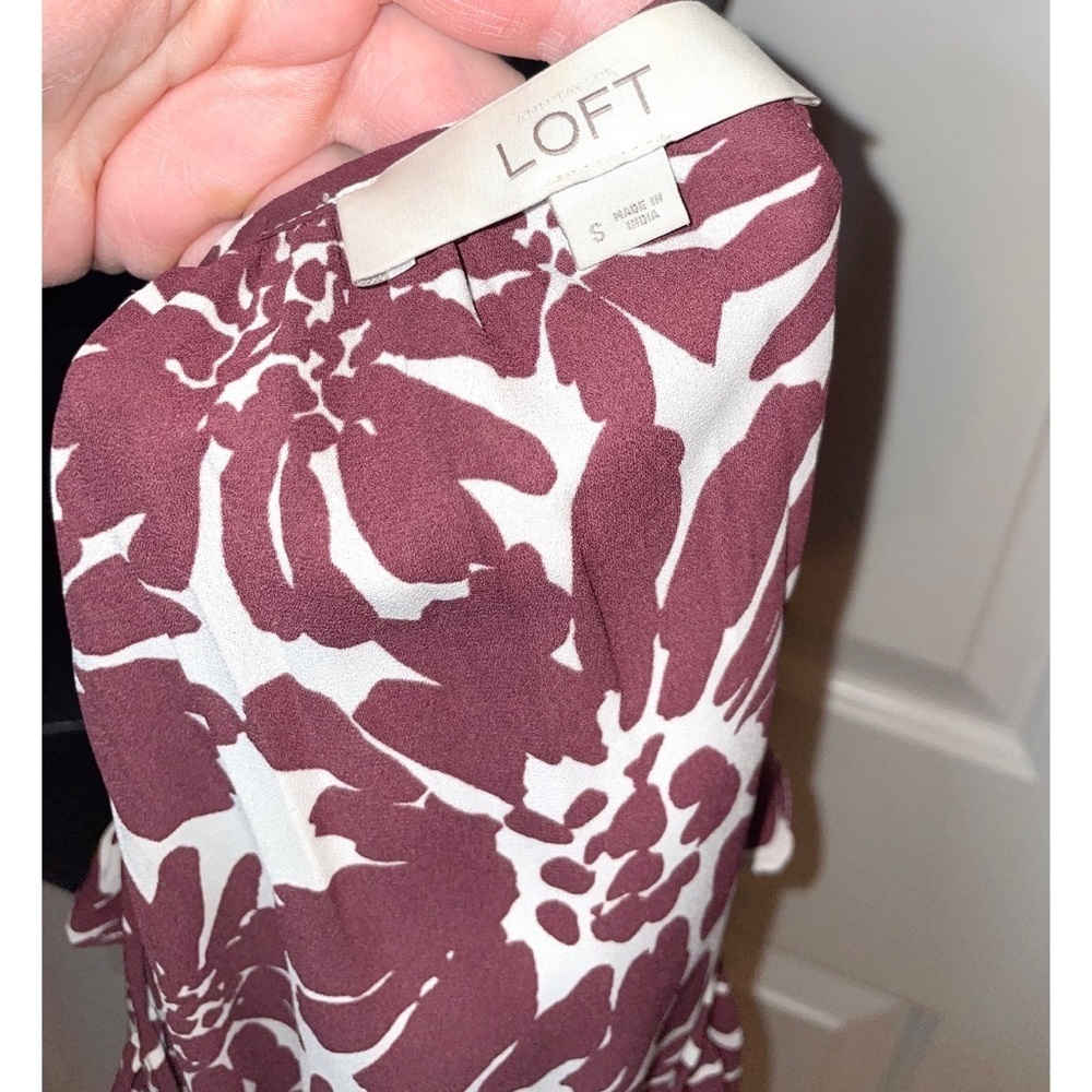 LOFT Plum & White Floral Sleeveless Top, size small - Picture 5 of 5
